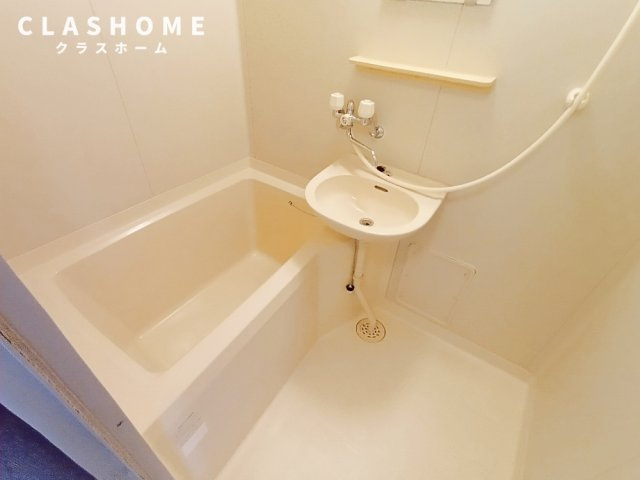 M&Mの浴室|同物件の別部屋になります。