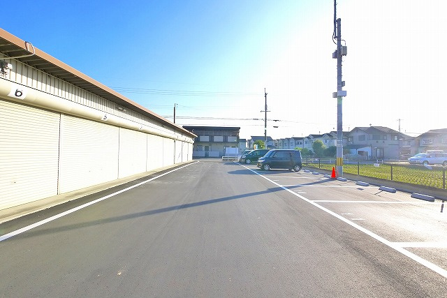 中田モータープール（ガレージ）