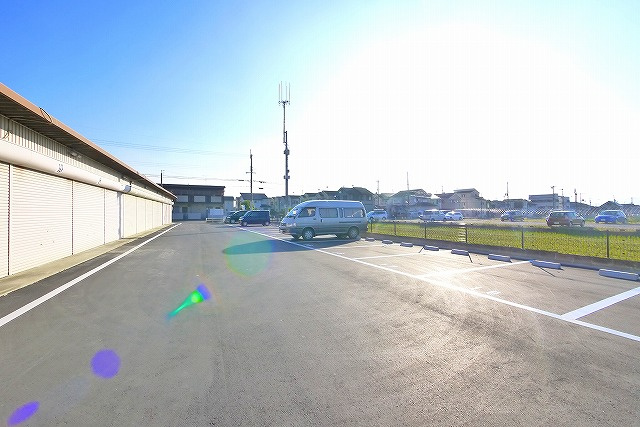 中田モータープール（ガレージ）