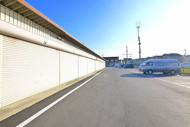 中田モータープール（ガレージ）