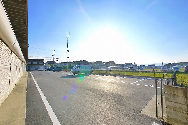 中田モータープール（ガレージ）