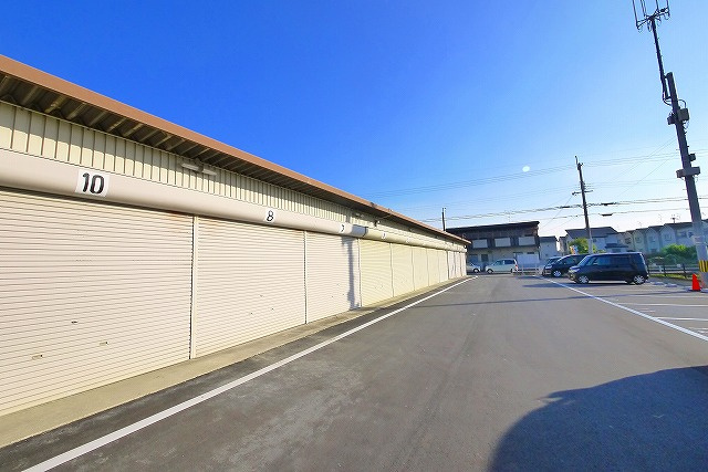 中田モータープール（ガレージ）