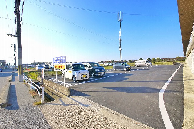 中田モータープール（ガレージ）