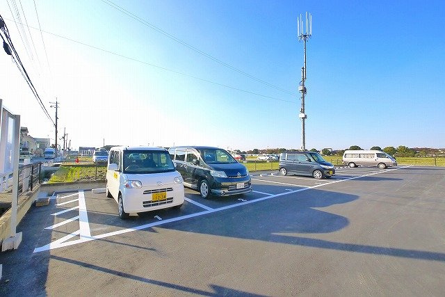 中田モータープール（ガレージ）のその他|シャッター前面部