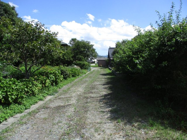 売土地　美東町の前面道路含む現地写真