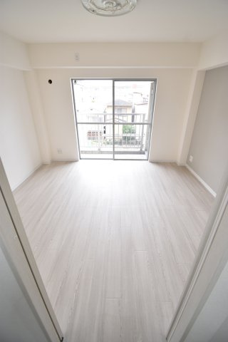 田中町住宅1号館の洋室