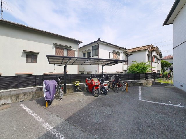 エフ・メゾン　Ａ・Ｂのその他共用部分|屋根付きの駐輪場です