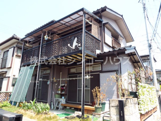 【外観】 | 南側が駐車スペースなので隣地と距離があり日当たりも良好です。