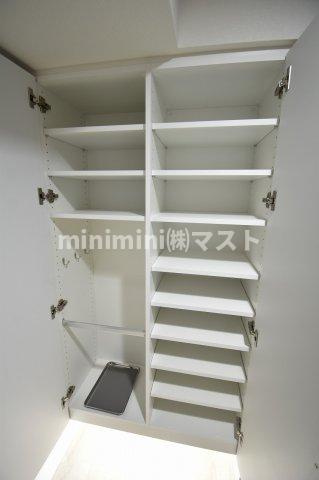 リーガル靭本町の収納