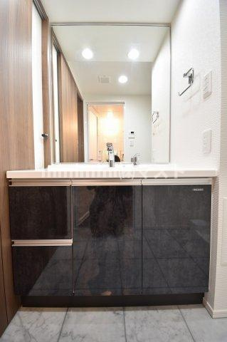 リーガル靭本町の洗面所