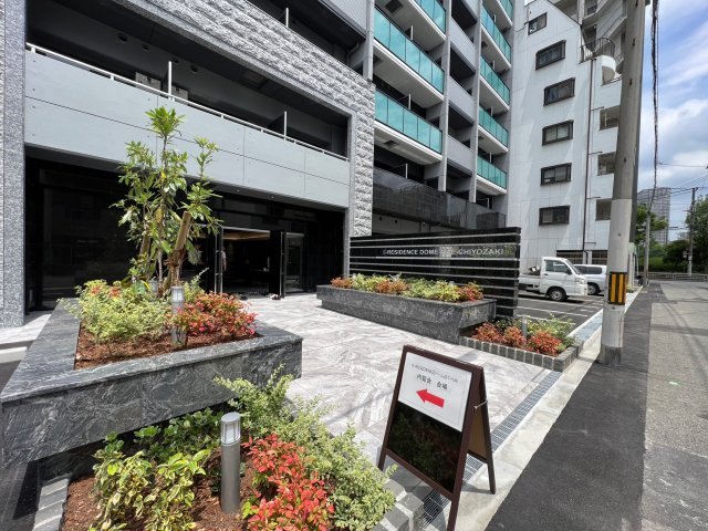 S-RESIDENCEドーム前千代崎のエントランス