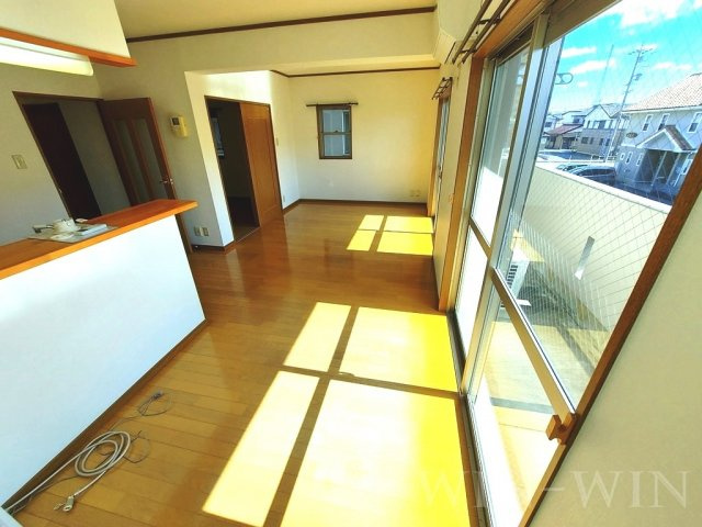 クオリティタウン上野 参番館の居間・リビング