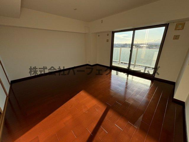 エステムコート香里園の居間・リビング