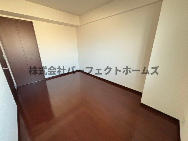 エステムコート香里園の洋室