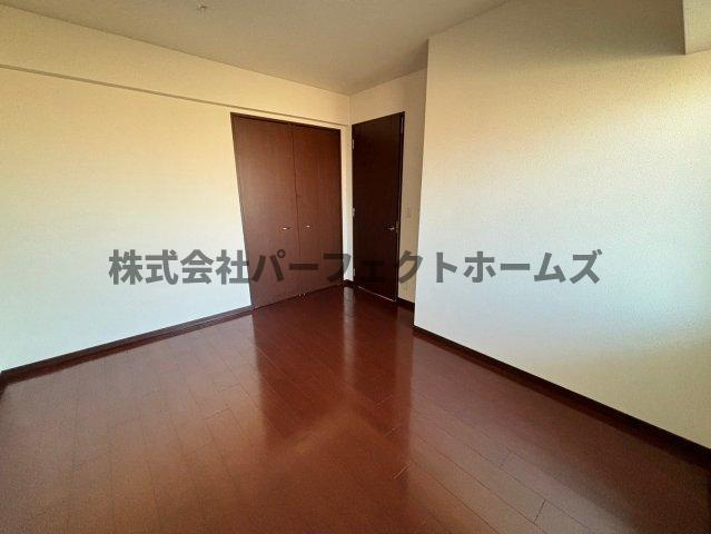 エステムコート香里園の洋室