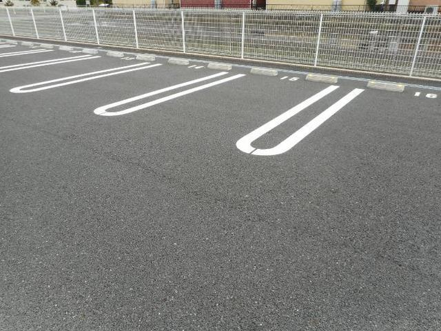 サニーコートⅣの駐車場