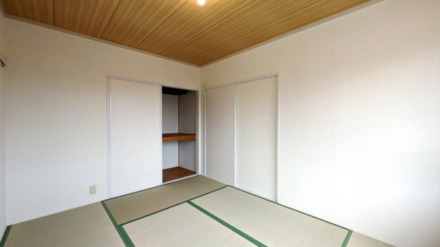 【寝室】