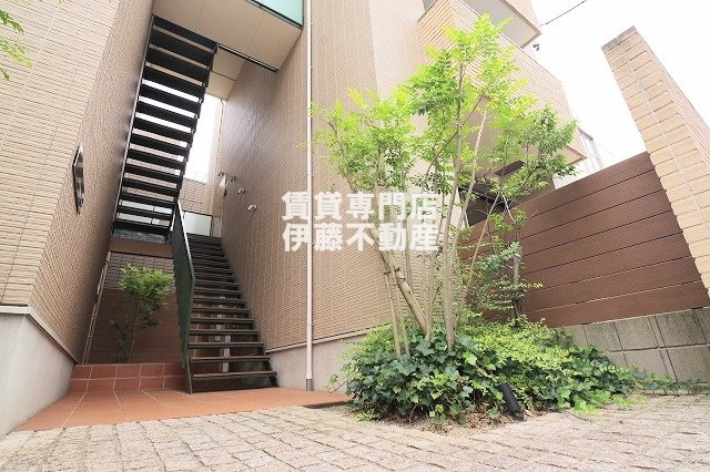 コレクション城西 Southのエントランス