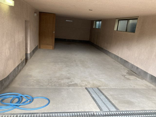 宮町２丁目戸建の駐車場