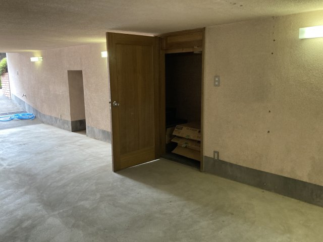 宮町２丁目戸建の駐車場