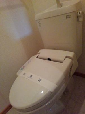 【トイレ】 | リヴァーサイド意宇Ⅴ | ゆったりとした空間のトイレです