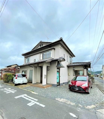 【外観】 | ◇中区雄町◇中古戸建◇５LDK◇ | バス停も徒歩圏内。将来的にも安心して生活できそうです。