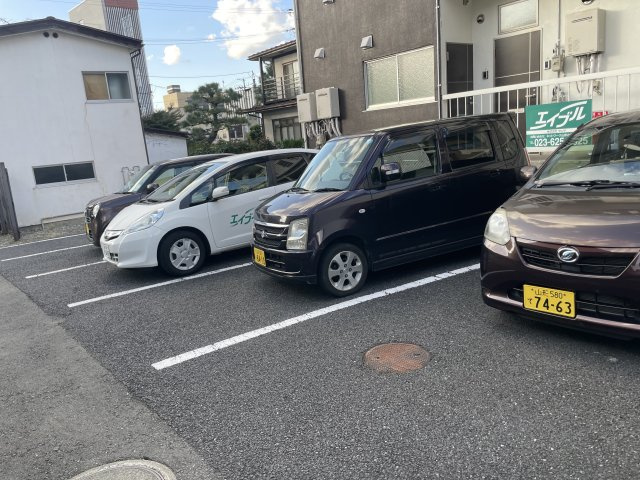 Chatsworth七日町の駐車場