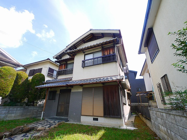 大和郡山市小泉町一戸建ての外観