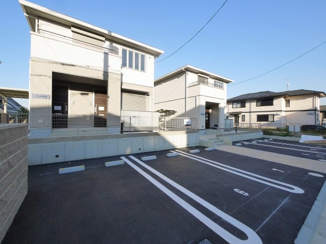 プラザAの駐車場