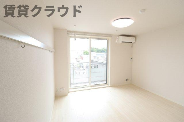 第2N．Sビルの居間・リビング|こちらのリビングで趣味の時間をお楽しみください