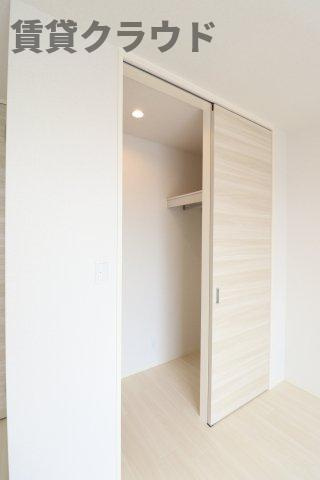 第2N．Sビルの収納|洋服以外にも小物や大きいスーツケースまで収納できて便利です♪