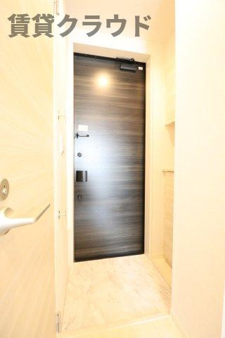 第2N．Sビルの玄関|シューズボックス付きで靴もスッキリ収納！