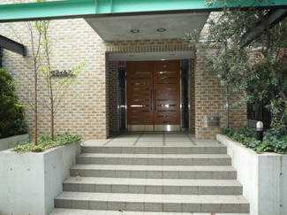 建物入り口　共用階段