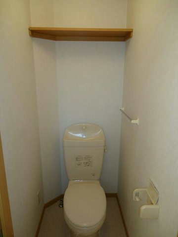 【トイレ】 | プリヴェイル中松山 | ゆったりとした空間のトイレです