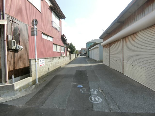 外江町戸建の前面道路含む現地写真