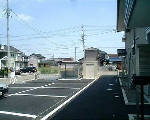 ファミール上町　　　刈谷市近郊の賃貸はクラスホームの駐車場