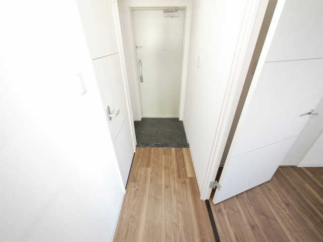 ノーブルスクエア新町の玄関
