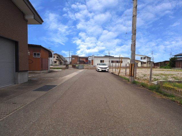  | 【建築条件なし】湯沢市西新町 区画の整った住宅街のコンパクトな土地物件