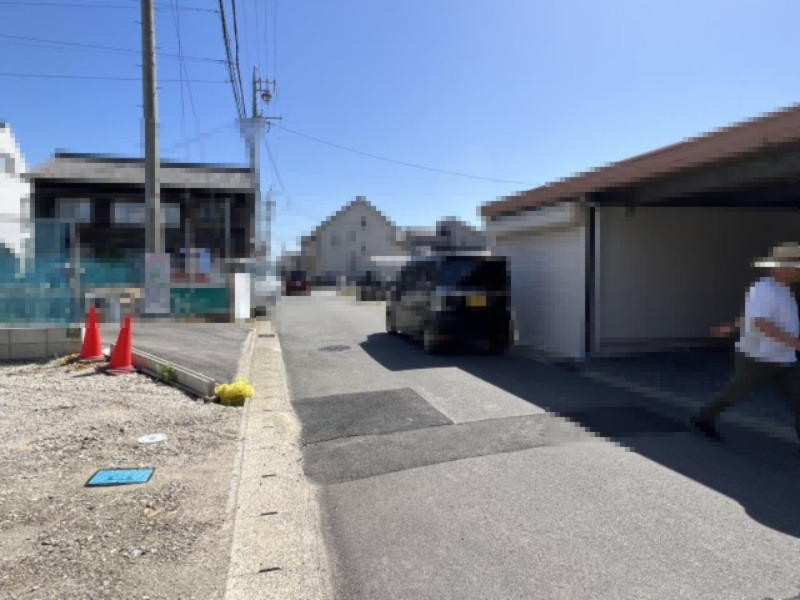 碧南市緑町2丁目新築戸建　2号棟の前面道路含む現地写真|碧南市緑町2丁目新築戸建前面道路写真です。西側公道約5ｍ