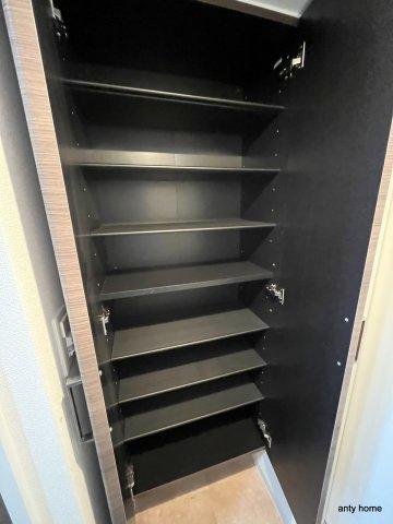 Luxe三国2　仲介手数料無料の収納