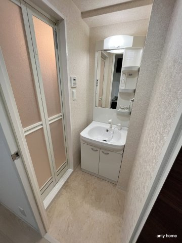 Luxe三国2　仲介手数料無料の洗面所