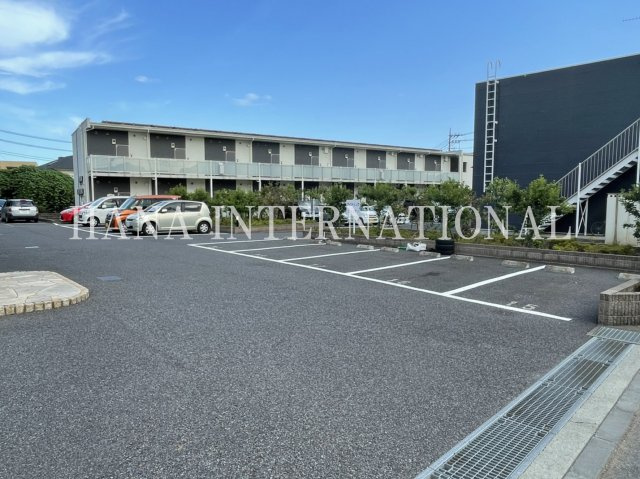 フロレゾンＢの駐車場