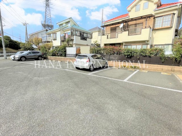 レオパレスＯ　ｔｗｏの駐車場