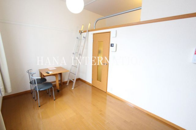 美好町ＴＲＨの居間・リビング