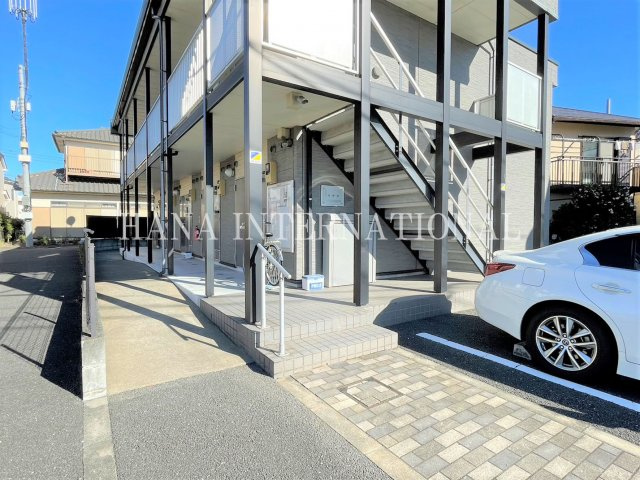 レオパレスステラのエントランス