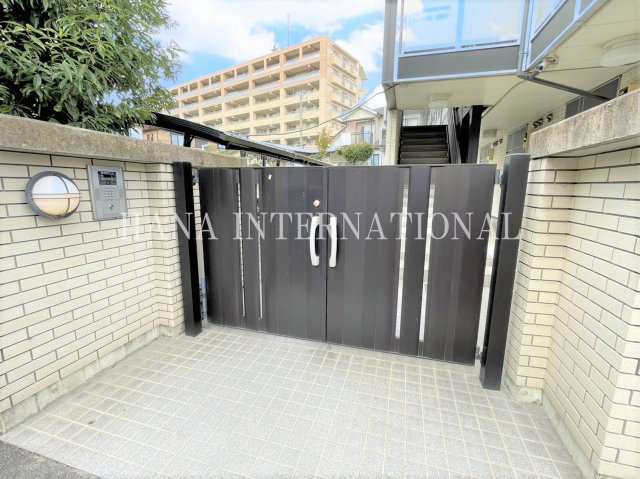 レオパレス美行のエントランス