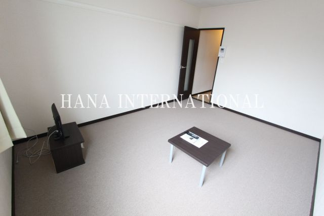 レオネクストカイトネストⅡの居間・リビング