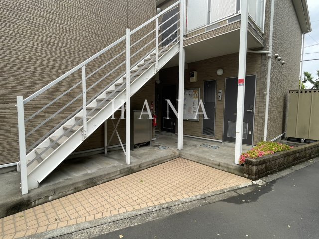 レオパレスウィングパスＫＳⅠのエントランス