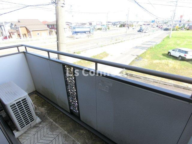 【バルコニー】 | コゥジィコートＢ | ２階のお部屋で洗濯物もたくさん干せます。