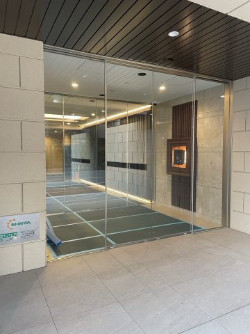 スプランディッド江坂DUEのエントランス